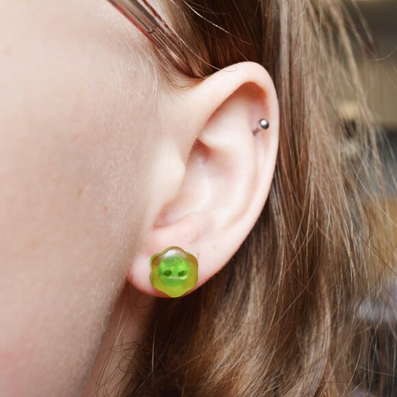 Green Flower Button Stud Earrings - Picture 6 of 7
